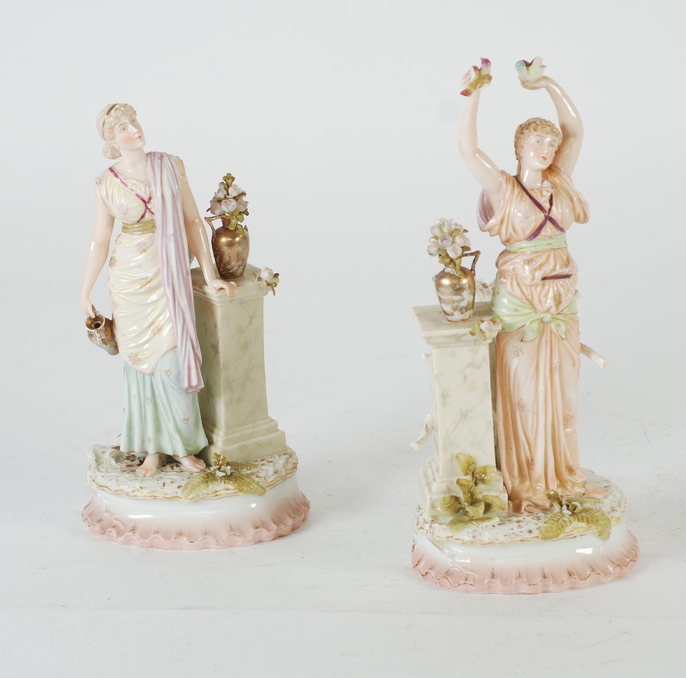 LATE NINETEENTH CENTURY ROYAL WORCESTER BLUSH CHINA FIGURAL COMPORT, the shallow ozier moulded - Image 2 of 2