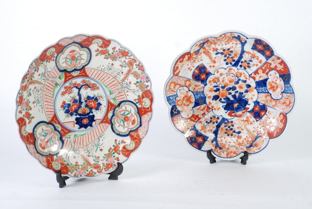 LARGE JAPANESE IMARI CIRCULAR PLAQUE, decorated in red, blue and green with central flowers and
