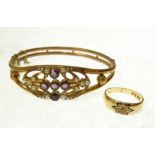 18ct GOLD RING (stone absent), 4.4gms, ALSO A GILT METAL PURPLE PASTE AND SEED PEARL