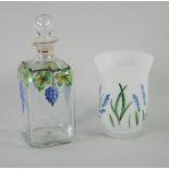 GLASS SQUARE WINE DECANTER with a pouring lip and tear shaped stopper, the shoulders enamelled