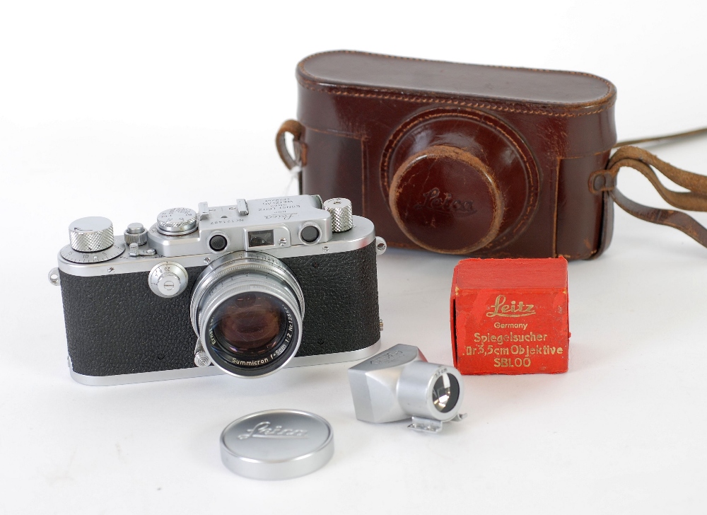 LEICA III CHROM, (No. 121487) (Ernst Leitz GMBH Wetzlar Germany) ROLL FILM CAMERA, bright metal