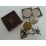 WWI VICTORY MEDAL, A BOXED 1951 FESTIVAL OF BRITAIN CROWN COIN, THREE ELIZABETH II CROWN COINS AND A