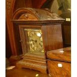 EARLY TWENTIETH CENTURY OAK CASED MANTEL CLOCK, the 6" brass dial with silvered Roman chapter