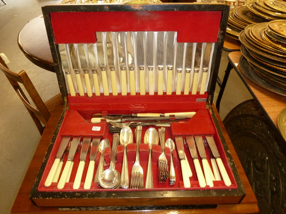 JOSEPH EDWARD AND SONS, MID TWENTIETH CENTURY TABLE SERVICE OF ELECTROPLATED (A1) CUTLERY FOR 8