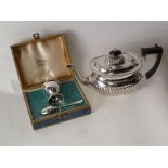 SILVER GEORGIAN STYLE BACHELOR TEA POT, with black wood insulator handle and finial, Chester 1901,