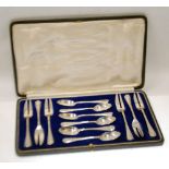 CASED SUITE OF SIX SILVER TEASPOONS AND SIX CAKE FORKS, London 1924, 6 ozs