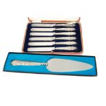 CASED SET OF SIX GEORGE V AFTERNOON TEA KNIVES, with filled silver handles, Sheffield 1919, TOGETHER