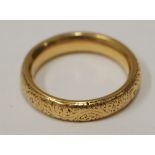 VICTORIAN 18ct GOLD WEDDING RING, foliate scroll engraved, Chester hallmark 1896, 7.4gms, ring