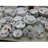 A LARGE QUANTITY OF ROYAL WORCESTER 'EVESHAM VALE' OVEN TO TABLE WARES TO INCLUDE TWO LARGE OVAL