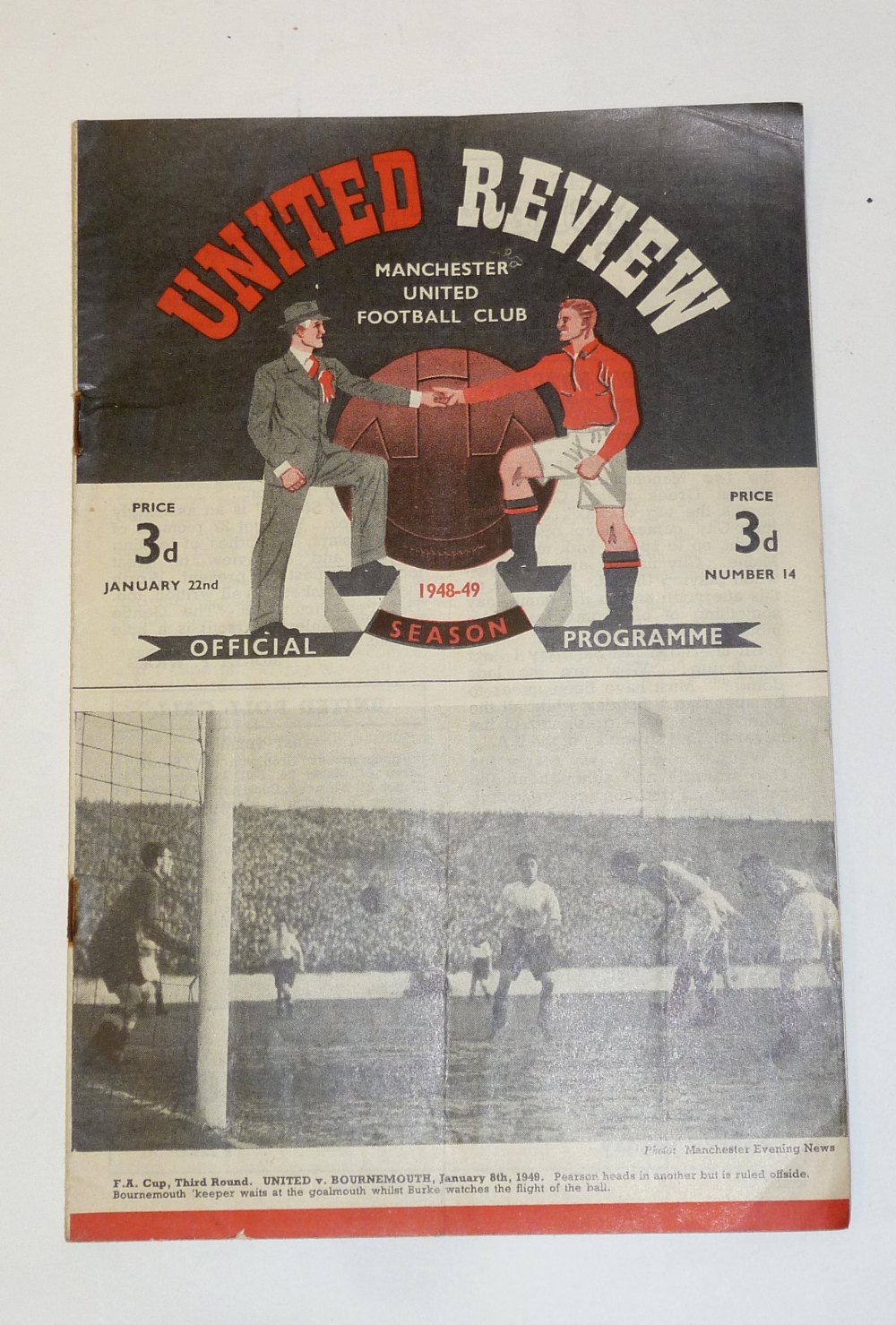 MANCHESTER UNITED FOOTBALL PROGRAMME V Manchester City, pen on team sheet, 1948/49
