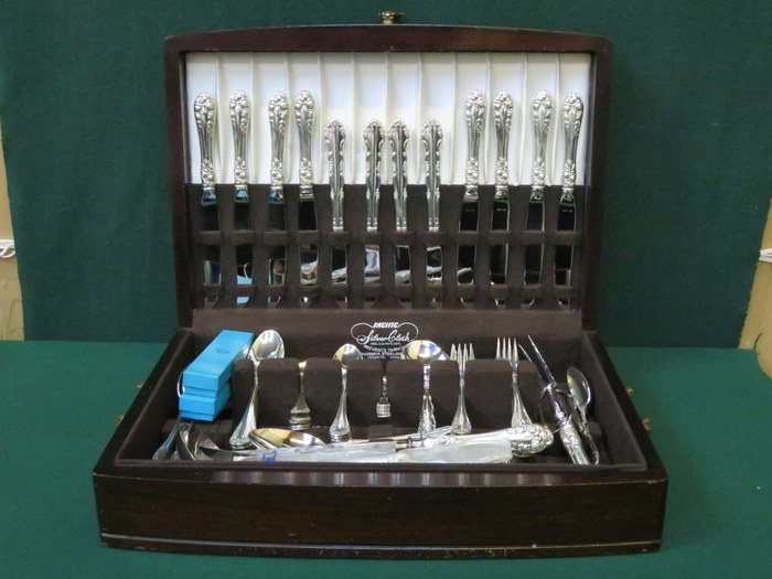 PART CANTEEN OF NORTHUMBRIA STERLING SILVER FLATWARE AND OTHER LOOSE FLATWARE