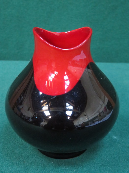 ROYAL DOULTON FLAMBE 'ROUGE ET NOIR' GLAZED CERAMIC VASE,