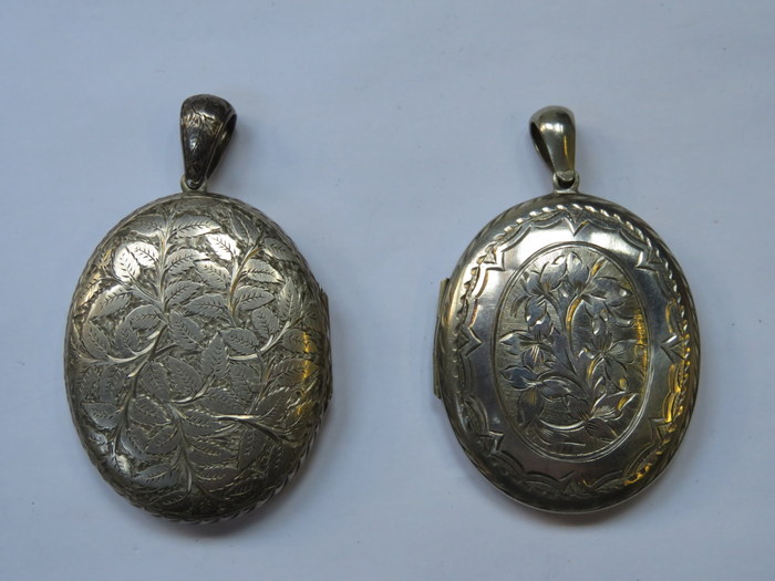 TWO VICTORIAN STYLE OVAL LOCKETS