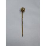 GOLD COLOURED HAT PIN SET WITH PEARL TYPE STONES