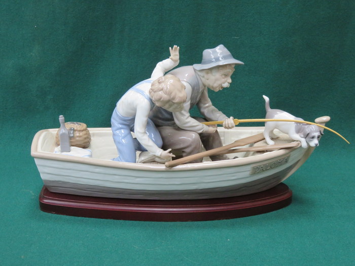 LLADRO GLAZED CERAMIC FIGURE GROUP - FISHING WITH GRAMPS ON WOODEN PLINTH NO 5215