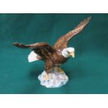 BESWICK GLAZED CERAMIC BALD EAGLE NO 1018 BY ARTHUR GREDINGTON 20cm