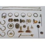 MIXED LOT INCLUDING SCRAP GOLD RINGS, BUTTONS, CUFFLINKS, ETC.