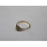 14ct GOLD LADIES DRESS RING SET WITH EMERALD COLOURED STONE AND CLEAR STONES