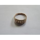 9ct GOLD DRESS RING