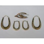 TWO PAIRS OF 9ct GOLD EARRINGS AND BROOCH