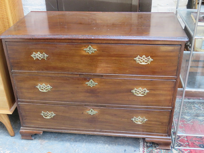 ANTIQUE MAHOGANY CHEST OF THREE DRAWERS