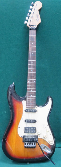 FENDER SQUIER STRATOCASTER ELECTRIC GUITAR, SERIAL NUMBER CAE-0040502643,