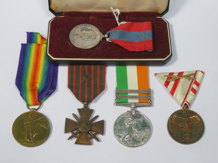 MIXED LOT OF WORLD WAR I MEDALS INCLUDING TWO BAR SOUTH AFRICA MEDAL