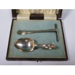 CASED HALLMARKED SILVER PUSH AND SCOOP SET