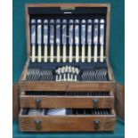 ART DECO STYLE OAK CASED CANTEEN OF SILVER PLATED CUTLERY