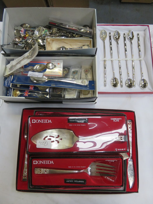 PARCEL OF VARIOUS SILVER PLATED FLATWARE, COMMUNITY WARE, COMMEMORATIVE SPOONS, ETC.