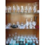 QUANTITY OF VARIOUS GLASSWARE