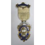 HALLMARKED SILVER GILT AND ENAMELLED MASONIC FOUNDERS JEWEL- CATENARIAN CHAPTER,