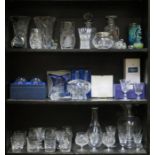 LARGE QUANTITY OF VARIOUS GLASSWARE INCLUDING CUNARD PAPERWEIGHT, CAITHNESS, ETC.