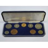 CASED 1962 COIN SET INCLUDING FULL SOVEREIGN