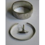 925 SILVER DRESS RING AND TWO SILVER COLOURED BANGLES