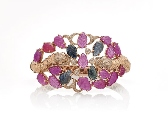 MUGHAL-STYlE GEM-SET BANGLE BRACELET