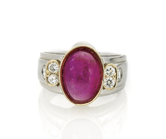 18K YELLOW GOLD RUBY CABOCHON RING