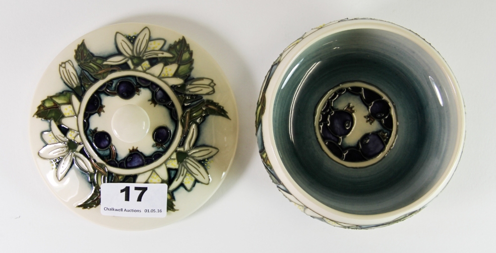 A Moorcroft 'Juneberry' pattern circular box and lid, c. 2000, Dia. 13cm, H. 8cm. Excellent - Image 4 of 5
