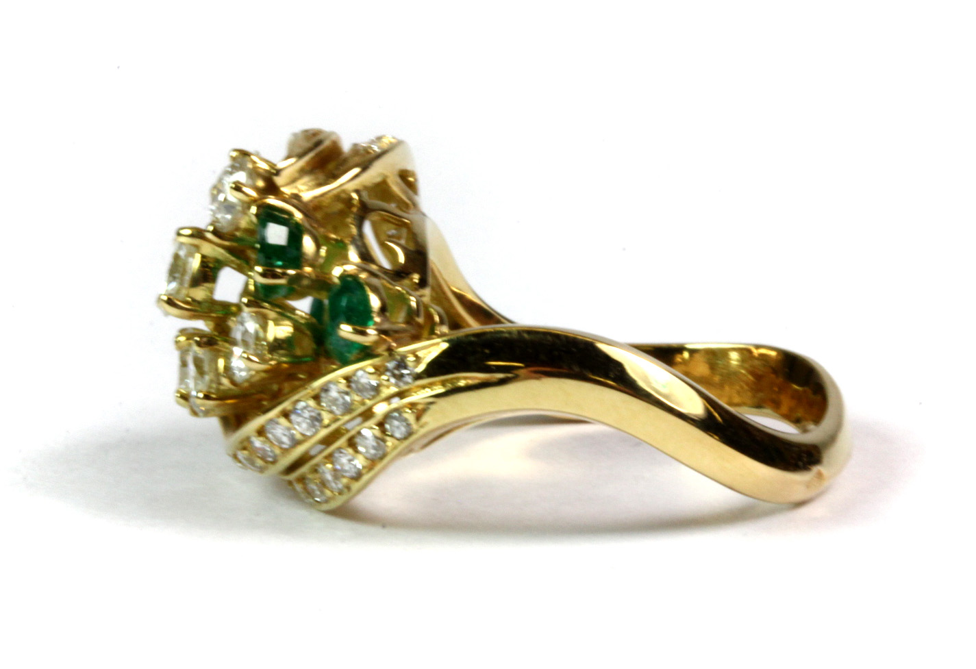 A matching 18ct yellow gold (tested) ring set with pear cut emeralds and brilliant cut diamonds ( - Image 2 of 2