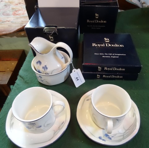 A small collection of boxed Royal Doulton Minerva patter tableware.