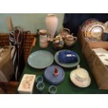 A mixed lot of decorative ceramics,