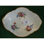 A shaped oval Derby Porcelain dish, late 18th century, attributed to Billingsley, pattern 80,