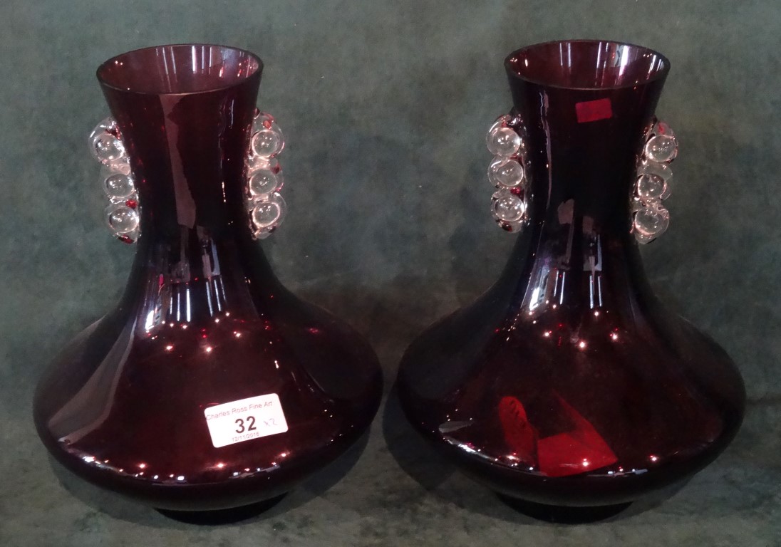 A pair of contemporary amethyst coloured vases (25cm). - Image 2 of 10