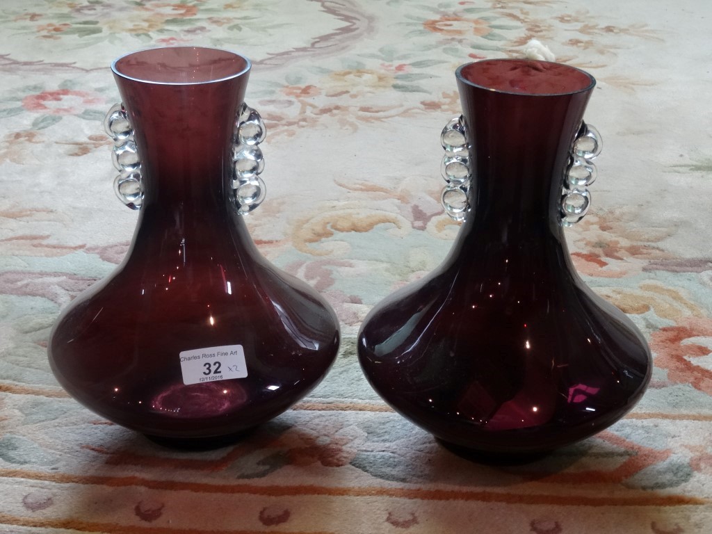 A pair of contemporary amethyst coloured vases (25cm). - Image 9 of 10
