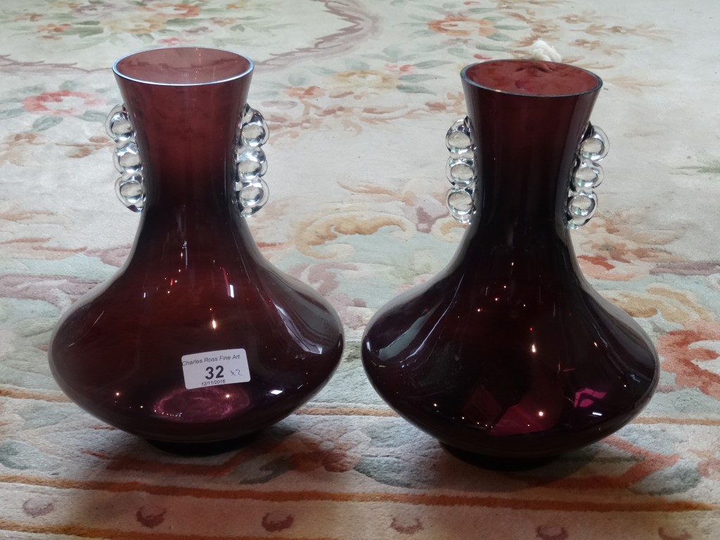 A pair of contemporary amethyst coloured vases (25cm). - Image 6 of 10