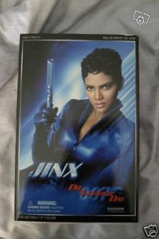 Halle Berry as Jinx in Die Another Day 12Sideshow collectibles action figure. Limited Edition In