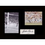 World Cup 1970. Gordon Banks. A signature of England goalkeeper Gordon Banks with a picture of his