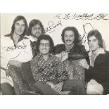 Freddie Garrity and the dreamers signed 8 x 6 b/w band photo also signed by the other four inc.