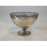 A small silver pedestal bowl by Elkington & Co, Birmingham 1914, 4.5oz