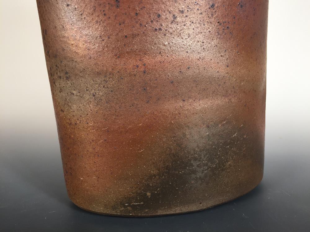 § Joanna Constantinidis (British, 1927-2000), a large and impressive flattened bottle vase, the - Image 4 of 8